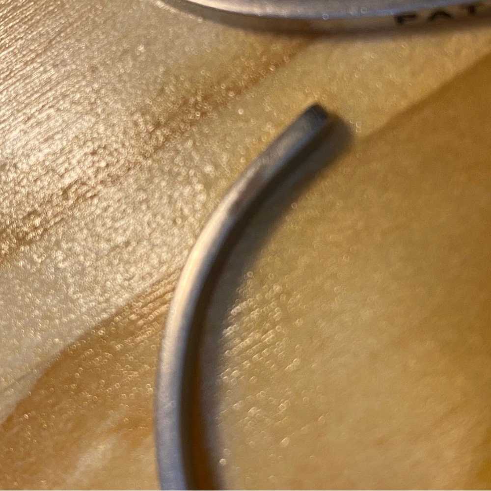 2 Mantraband bracelets - Picture 6 of 6